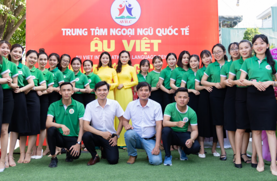 Áo thun Trung tâm ngoại ngữ Âu Việt