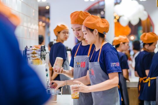 dong phuc quan tra sua