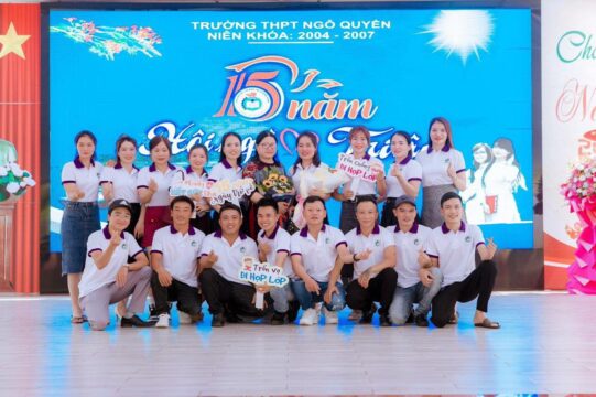 ao dong phuc hop lop 15 nam