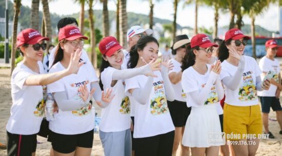 ao-team-building-mau-trang