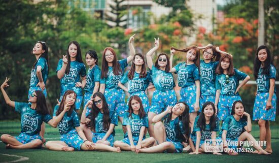 ao-thun-team-building-mau-xanh